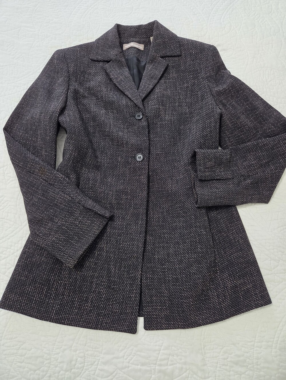 Valerie Separates Blazer. - Picture 9 of 9